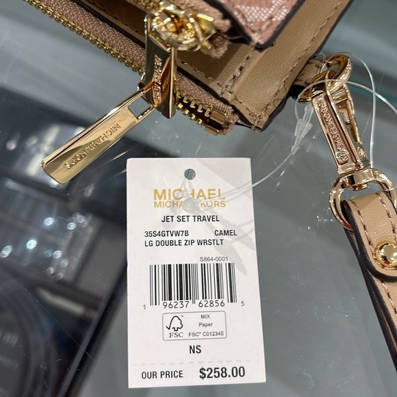 MICHAEL KORS
Jet Set Lg Ombré Logo Double-Zip Wristlet-Wallet-Phone Case Holder - Picture 9 of 16